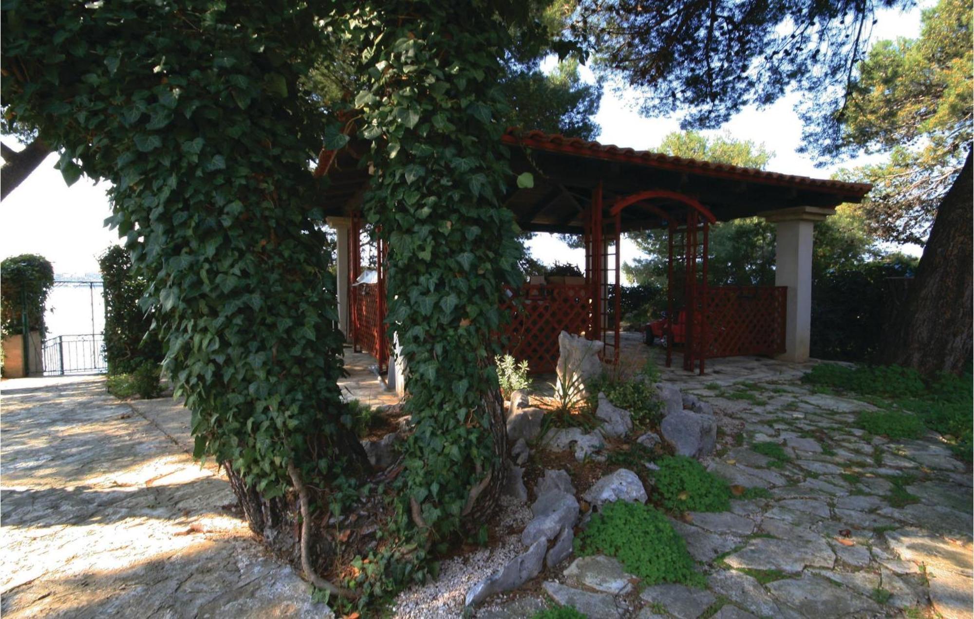 Cozy Apartment In Brodarica With Wifi Exterior foto